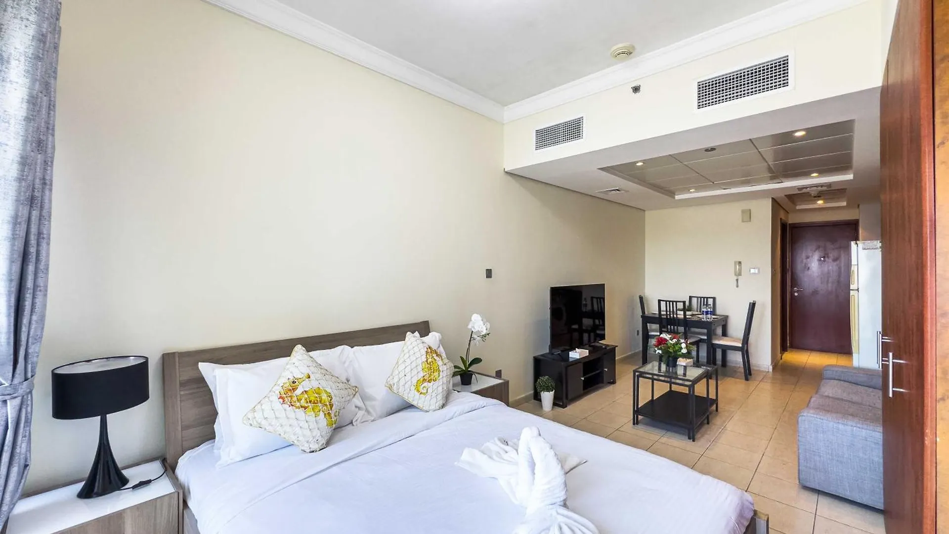 Apartment Chill Studio With Balcony And Pool View Dubai United Arab Emirates